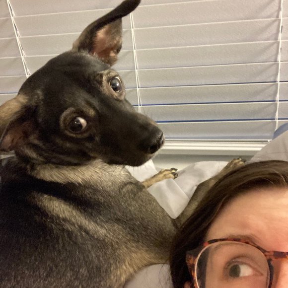 Meet your Poshers Beth & Sophie ๐ธ๐พ - Picture 5 of 8